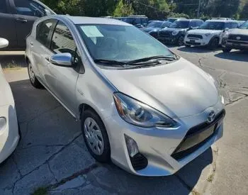 Toyota Prius C 2016 თბილისი