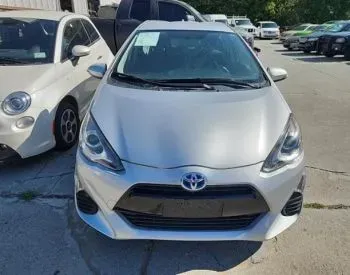 Toyota Prius C 2016 თბილისი