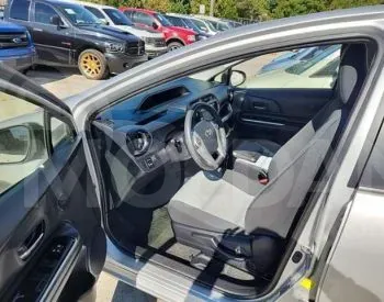 Toyota Prius C 1.5L 2016 Тбилиси - изображение 3