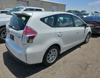 Toyota Prius V 2017 თბილისი