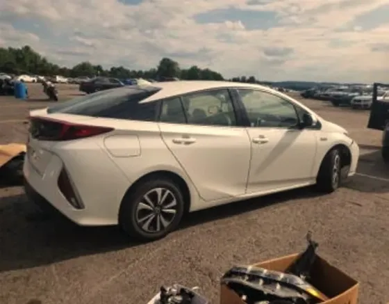 Toyota Camry 2018 თბილისი