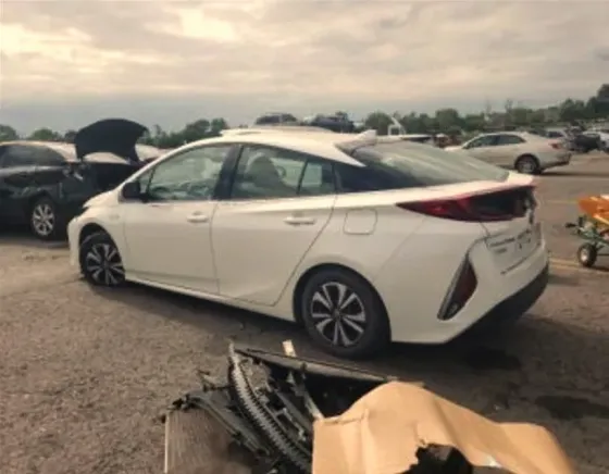 Toyota Camry 2018 თბილისი