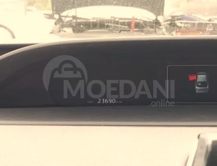 Toyota Prius 1.8L 2018 Тбилиси - изображение 6