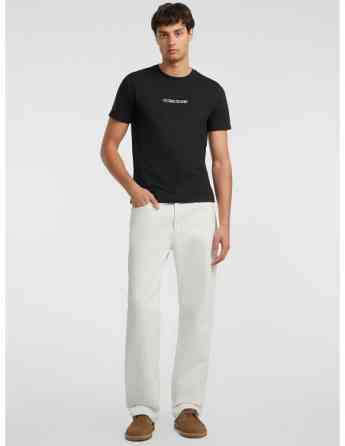 GUESS - GJ SS CN SLIM LOGO EMBRO TEE Tbilisi