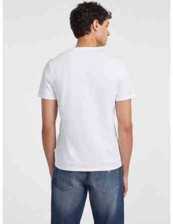 GUESS - GJ SS CN SLIM LOGO EMBRO TEE Tbilisi