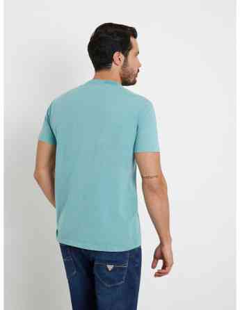 GUESS - SS CN TREATED TRIANGLE TEE Tbilisi