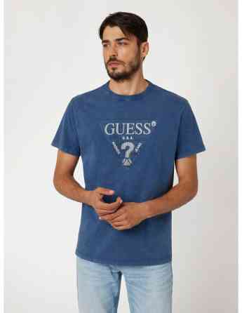 GUESS - SS CN TREATED TRIANGLE TEE Tbilisi