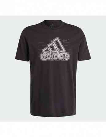 Adidas - MEN SPRTSWEAR GRAPHIC T-SHIRT Тбилиси