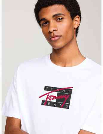 Tommy Jeans - TJM REG STREET SIG FLAG TEE EXT Tbilisi