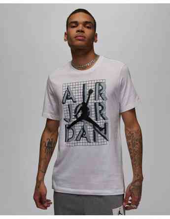 NIKE - M J BRAND JM STACK SS CREW Tbilisi