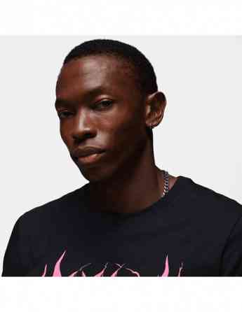 NIKE - M J SPRT SS DF GFX CREW Tbilisi