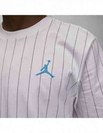 NIKE - M J FLT MVP AOP SS CREW Tbilisi