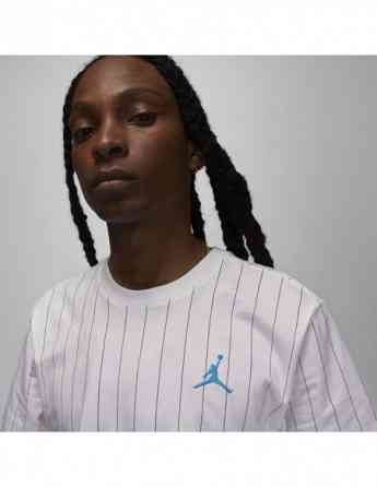 NIKE - M J FLT MVP AOP SS CREW Tbilisi