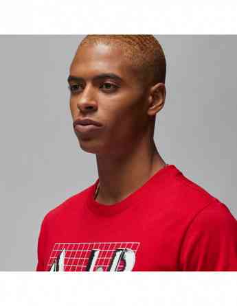 NIKE - M J BRAND JM STACK SS CREW Tbilisi