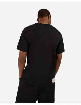 NIKE - M J FLT ESS RINGS SS CREW Tbilisi