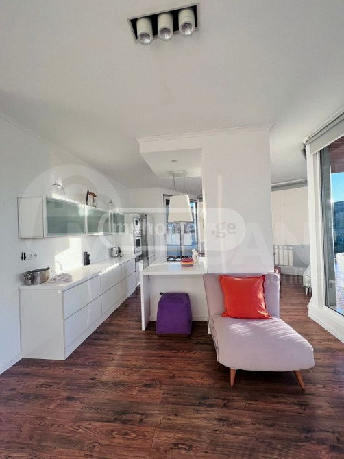 ქირავდება 2 ოთახიანი ბინა 225მ² 5/5 სართ თბილისი - photo 5