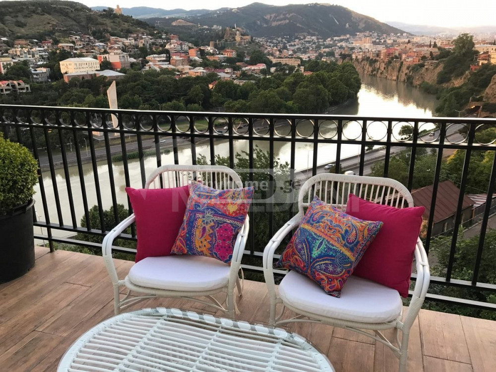 ქირავდება 2 ოთახიანი ბინა 225მ² 5/5 სართ თბილისი - photo 1