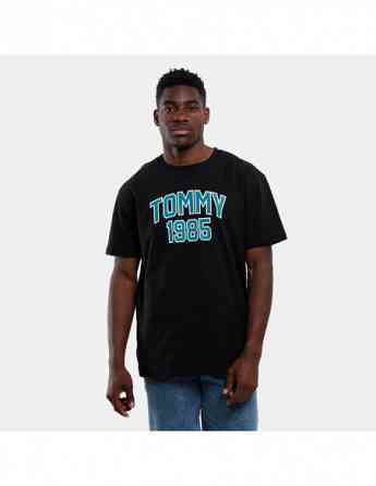 Tommy Jeans - TJM REG TOMMY VARSITY SPORT TEE თბილისი