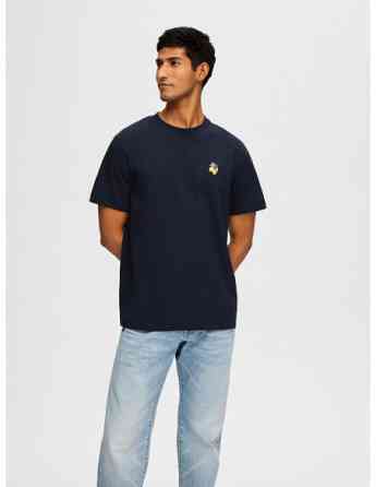 SELECTED HOMME - SLHGARLAND EMB SS O-NECK TEE Tbilisi