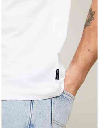 Tommy Hilfiger - HILFIGER TRACK GRAPHIC TEE Тбилиси