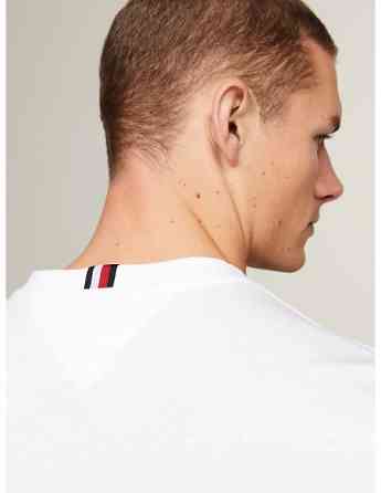 Tommy Hilfiger - HILFIGER TRACK GRAPHIC TEE Тбилиси