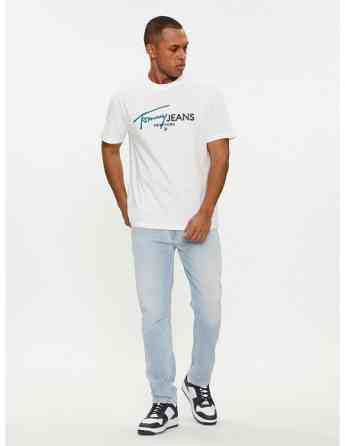 Tommy Jeans - TJM REG SPRAY POP COLOR TEE EXT Тбилиси