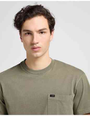 Lee - RELAXED POCKET TEE Tbilisi
