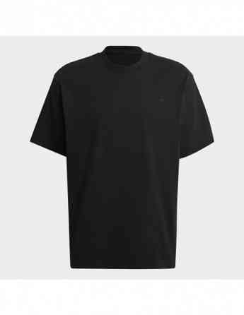Adidas - A CLASSIC ADIDAS T-SHIRT MADE WITH NATURE Tbilisi