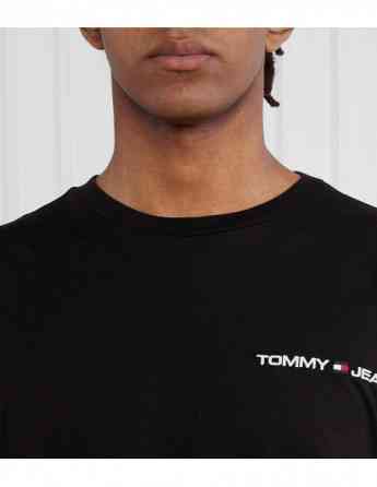Tommy Jeans - TJM CLSC LINEAR CHEST L/S TEE Tbilisi