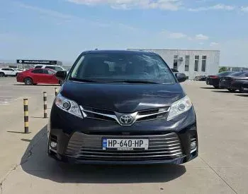 Toyota Sienna 2018 თბილისი