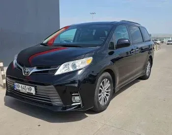 Toyota Sienna 2018 თბილისი