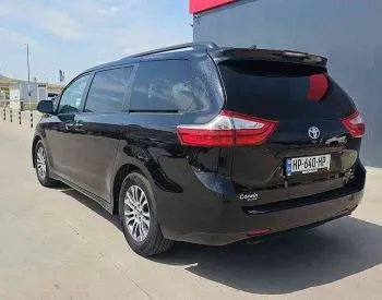 Toyota Sienna 2018 თბილისი