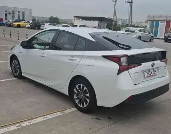 Toyota Prius 2021 Тбилиси