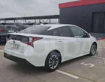 Toyota Prius 1.8L 2021 Тбилиси - изображение 4