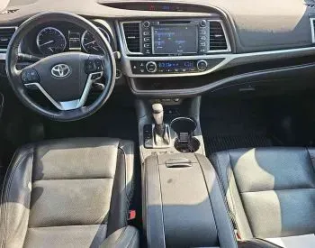 Toyota Highlander 2018 თბილისი