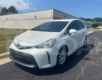 Toyota Prius V 1.8L 2015 Тбилиси - изображение 1