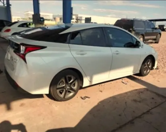 Toyota Prius 2021 Тбилиси