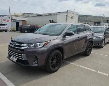 Toyota Highlander 2015 თბილისი