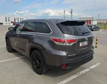 Toyota Highlander 2015 თბილისი