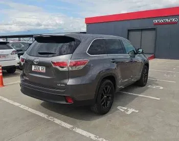 Toyota Highlander 2015 თბილისი