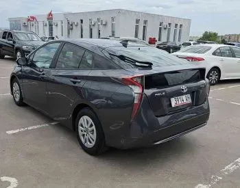 Toyota Prius 2016 თბილისი