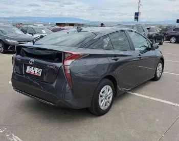 Toyota Prius 2016 Тбилиси