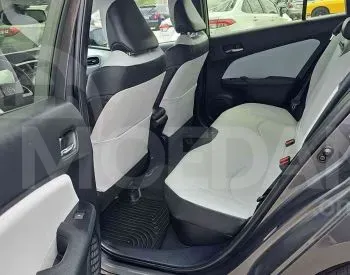 Toyota Prius 1.8L 2016 Тбилиси - изображение 6