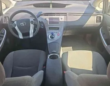 Toyota Prius 2014 Тбилиси