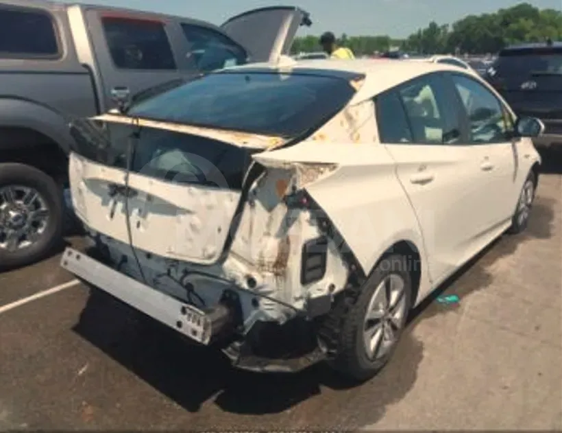 Toyota Prius 1.8L 2017 Tbilisi - photo 4