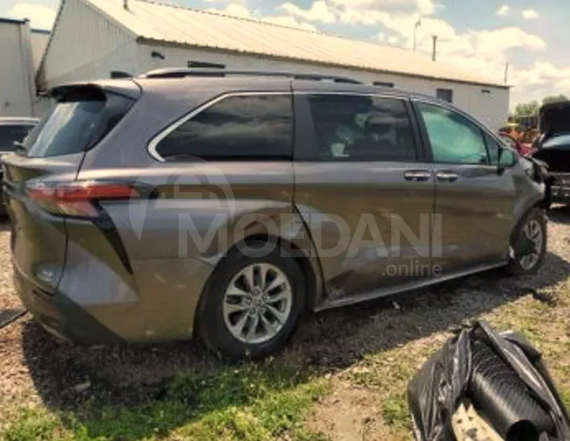 Toyota Sienna 2.5L 2022 Тбилиси - изображение 3