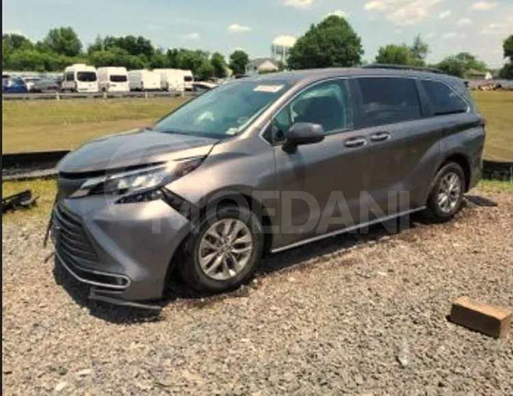 Toyota Sienna 2.5L 2022 Тбилиси - изображение 1