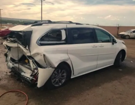 Toyota Sienna 2.5L 2022 Тбилиси