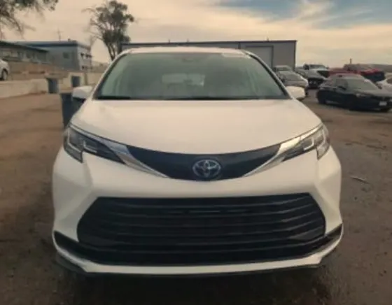 Toyota Sienna 2.5L 2022 Тбилиси