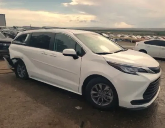 Toyota Sienna 2.5L 2022 Тбилиси